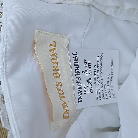 David's Bridal Floral Lace Empire Waist Tea Length Wedding Dress 2 like new - Picture 4 of 7